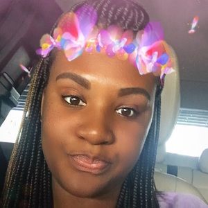 Meet your Posher, Yolanda